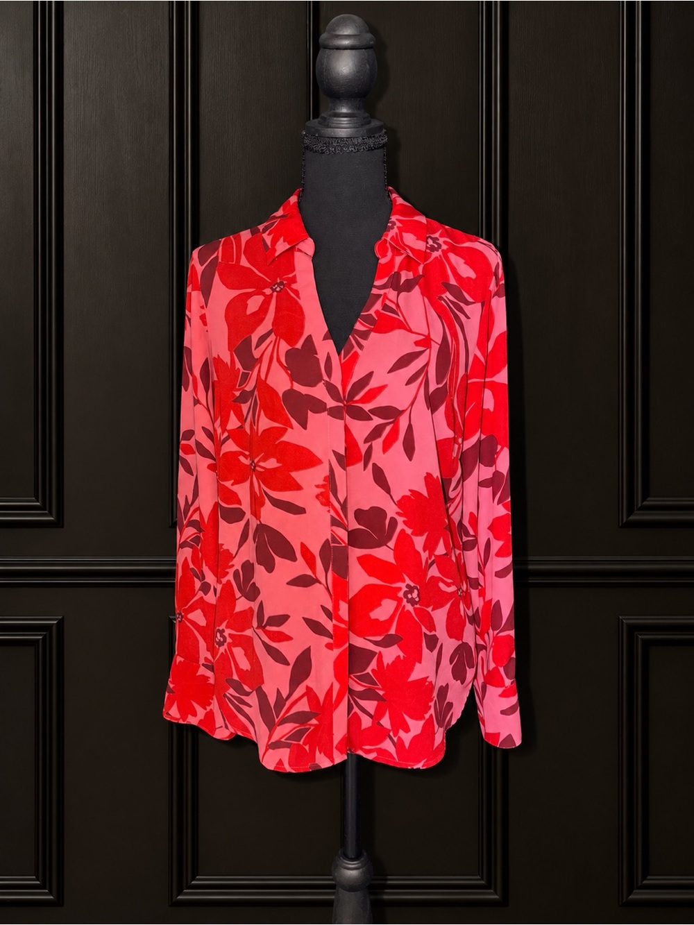 Liz Claiborne Women’s Medium Pink Red Floral Button Down Blouse Long Sleeve